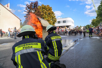Unterstützt wurde sie von den Kameraden der aktiven Truppe. Foto: Stadtverwaltung Flöha/ Erik Frank Hoffmann