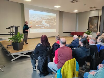Vortrag von Frau Rauschenbach „Flöha-Alte Ansichten-Neue Bilder“. Foto: Aiko Rehwagen