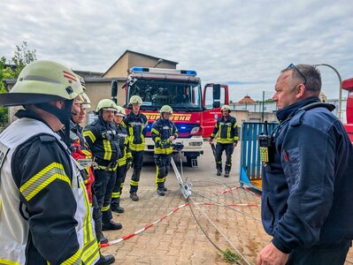 Am 17. Mai fand in Flöha und Falkenau eine Gesamtübung der Feuerwehr, des Bauhofes sowie der ehrenamtlichen Helfer der Wasserwehr statt. Foto: Stadtverwaltung Flöha/ Erik Frank Hoffmann