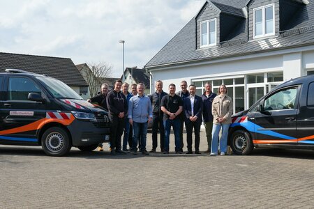 Eine Delegation aus Verwaltung und Stadtrat besuchte am 2. April die sanierte Betriebsstätte der inetz in Flöha. Foto: Stadtverwaltung Flöha/ Erik Frank Hoffmann